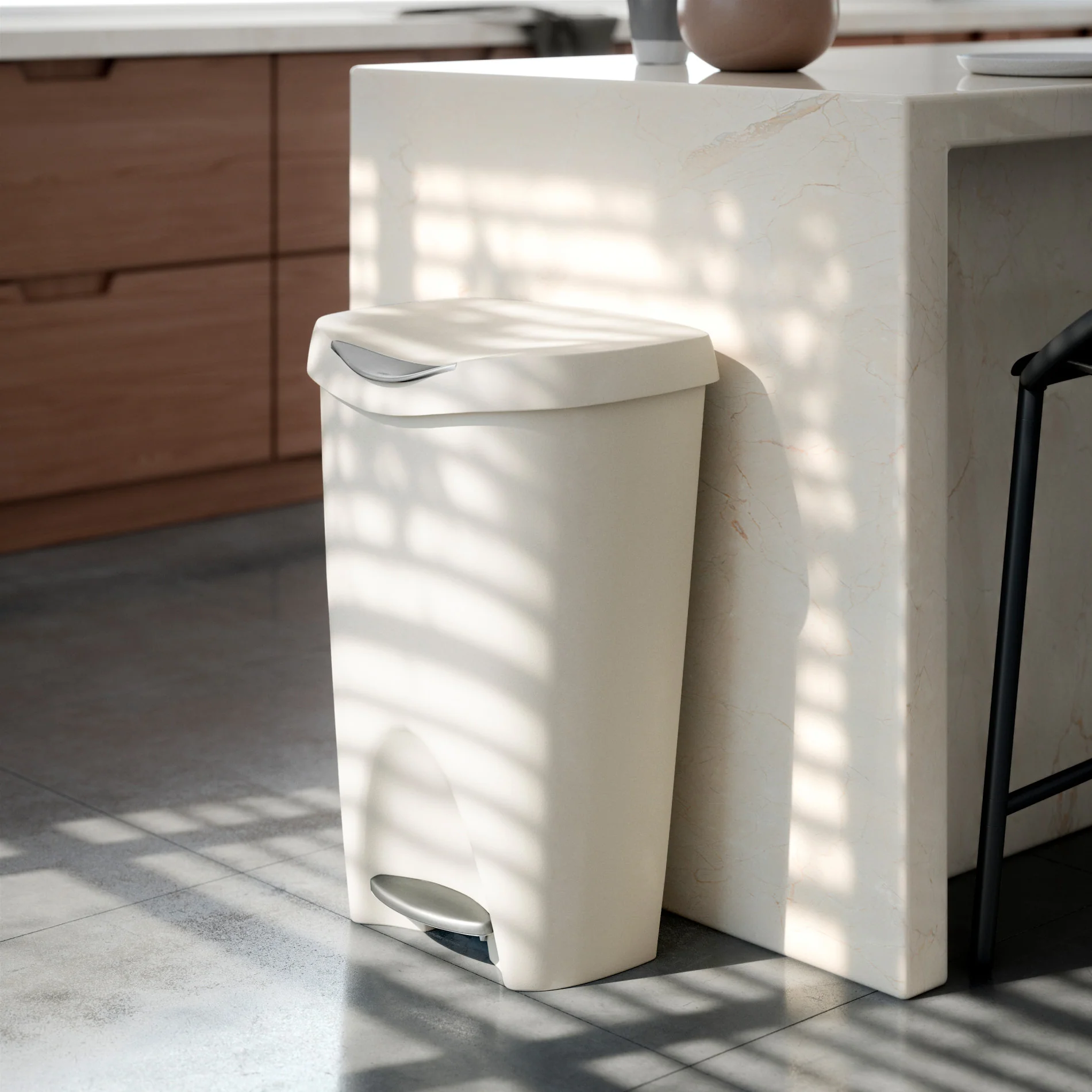Brim Step On Trash Can - Image 3